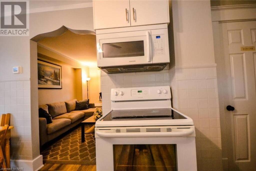 Cozy 3 Bedroom Downtown Cottage With Complimentary Breakfast Delivered Daily To The Rental Niagara Falls Exteriér fotografie
