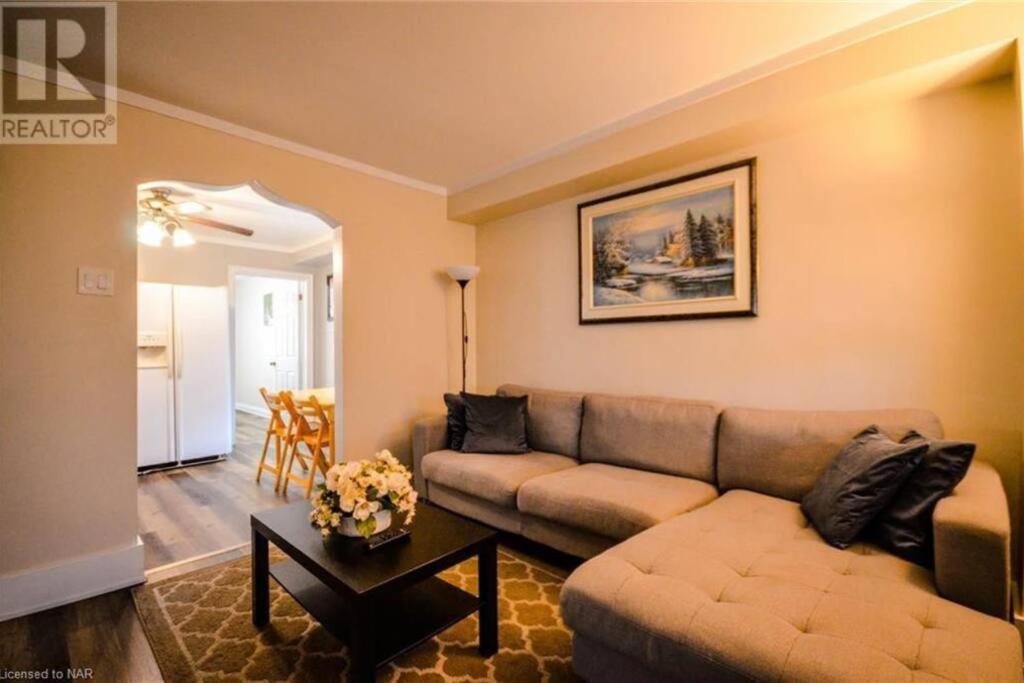 Cozy 3 Bedroom Downtown Cottage With Complimentary Breakfast Delivered Daily To The Rental Niagara Falls Exteriér fotografie